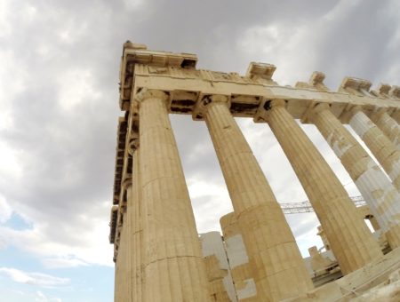 Atény: mesto bohov, bieleho mramoru a pulzujúcej minulosti