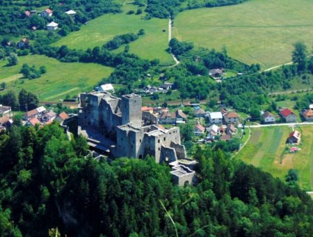 Rozhľadňa Špicák, Strečniansky hrad a Starý hrad