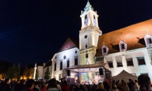 Tretí ročník World Music Festivalu Bratislava uvedie skupinu Ľudové mladistvá i fenomenálneho kontrabasistu Adama Bena Ezru